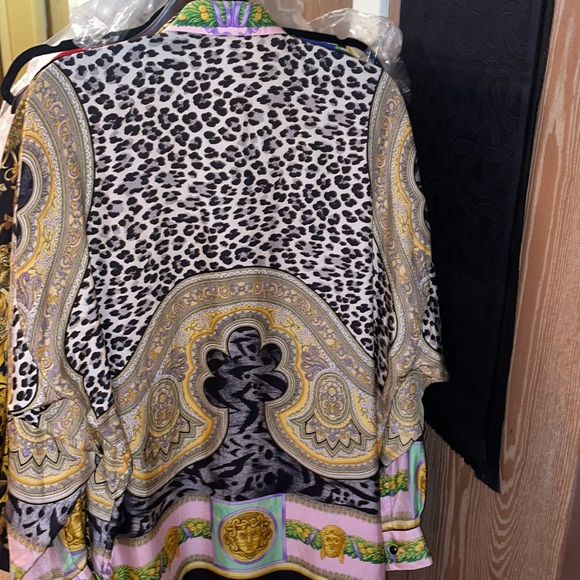 Very Rare Gianni Versace Medusa Head Paisley print silk button down shirt - Picture 2 of 10